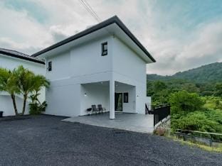 Brand New Private pool villa Chalong Phuket Mountain view Villa in Chalong