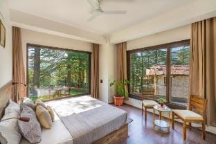 Meditating Woods Centrally Heated Villa & Peaceful Villa in Shimla