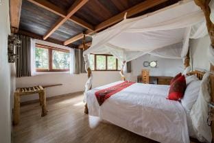 5BR NAUTILUS TREEHOUSE private quiet amid nature Villa in Abiansemal