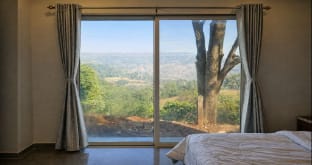 Royal Hilltop Villa Private 5BHK with Valley Views Villa in Maharashtra