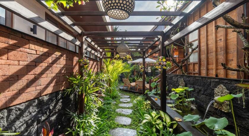 Kirani House - Joglo Villa Bali Bed and Breakfast in Sukawati