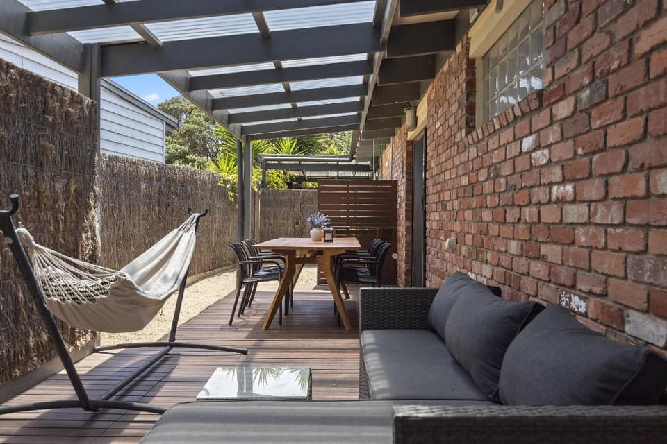 Relaxing Retreat Near Rye Beach Vacation rental in Melbourne
