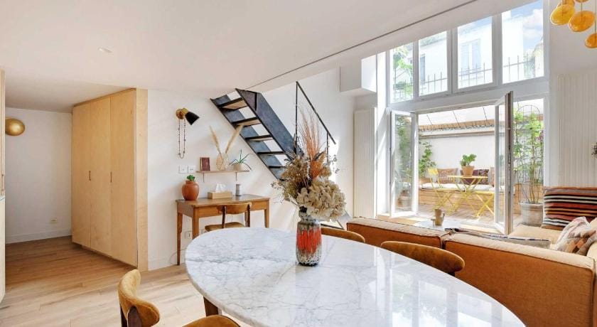 Beautiful Duplex 1BR/2P - Belleville Apartment in Paris