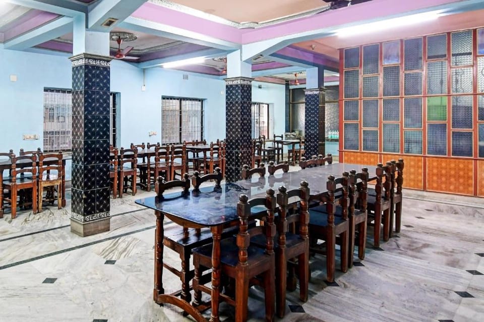 SPOT ON Hotel Royal Hotel in West Bengal