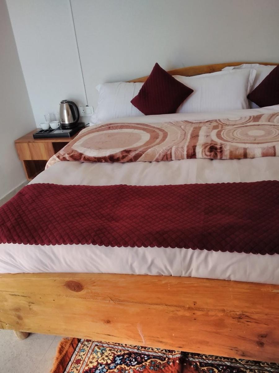 Mount aura stay & Dine Hotel in Uttarakhand