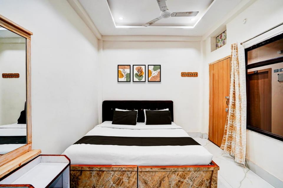 Super Hotel O Kardameshwar Mahadev Temple Varanasi Formerly Pheonix Rooms Hotel in Varanasi