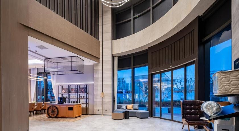 Home Inn Plus - Shanghai National Exhibition Center Jiayi Road Subway Station Hotel in Shanghai