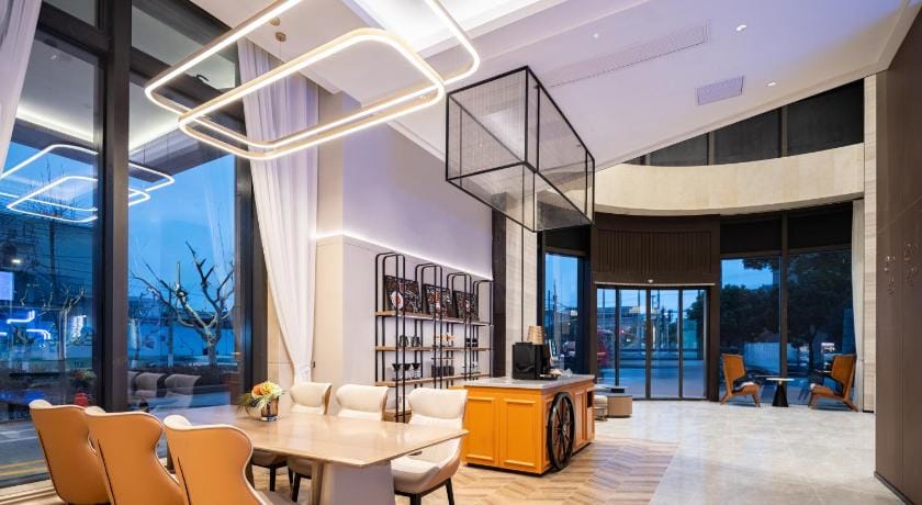 Home Inn Plus - Shanghai National Exhibition Center Jiayi Road Subway Station Hotel in Shanghai