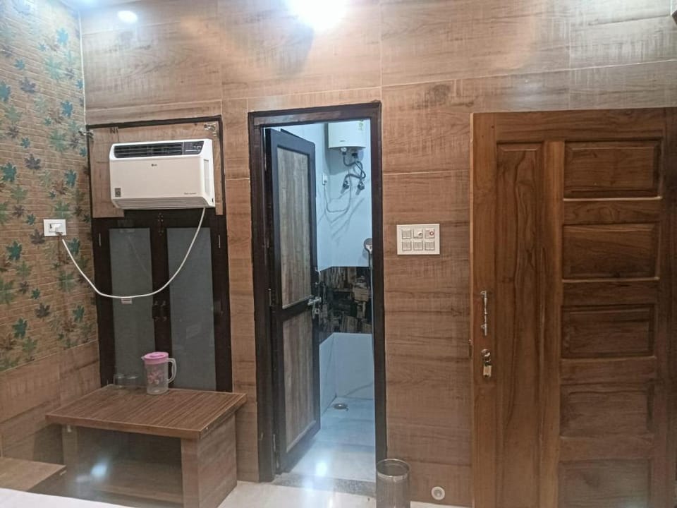 Krishna guest house rampat Ayodhya ji 9795572007 Hotel in Nepal