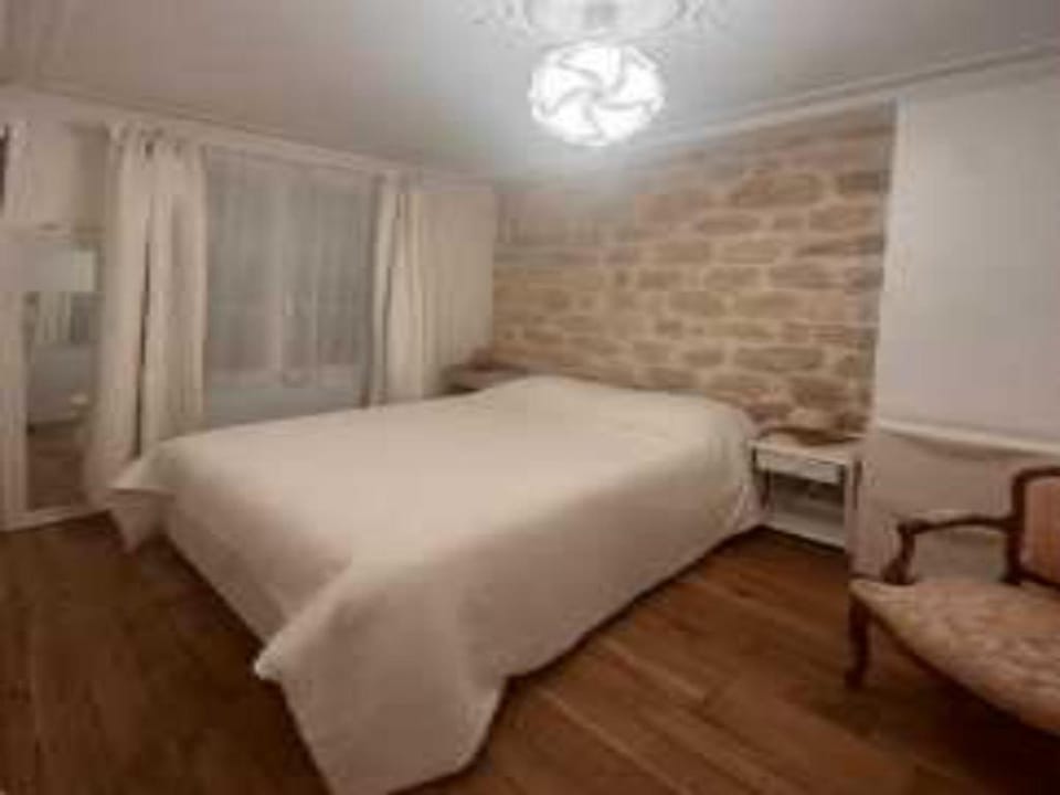 Modern 1BDR apt near Moulin Rouge / Montmartre Hotel in Paris