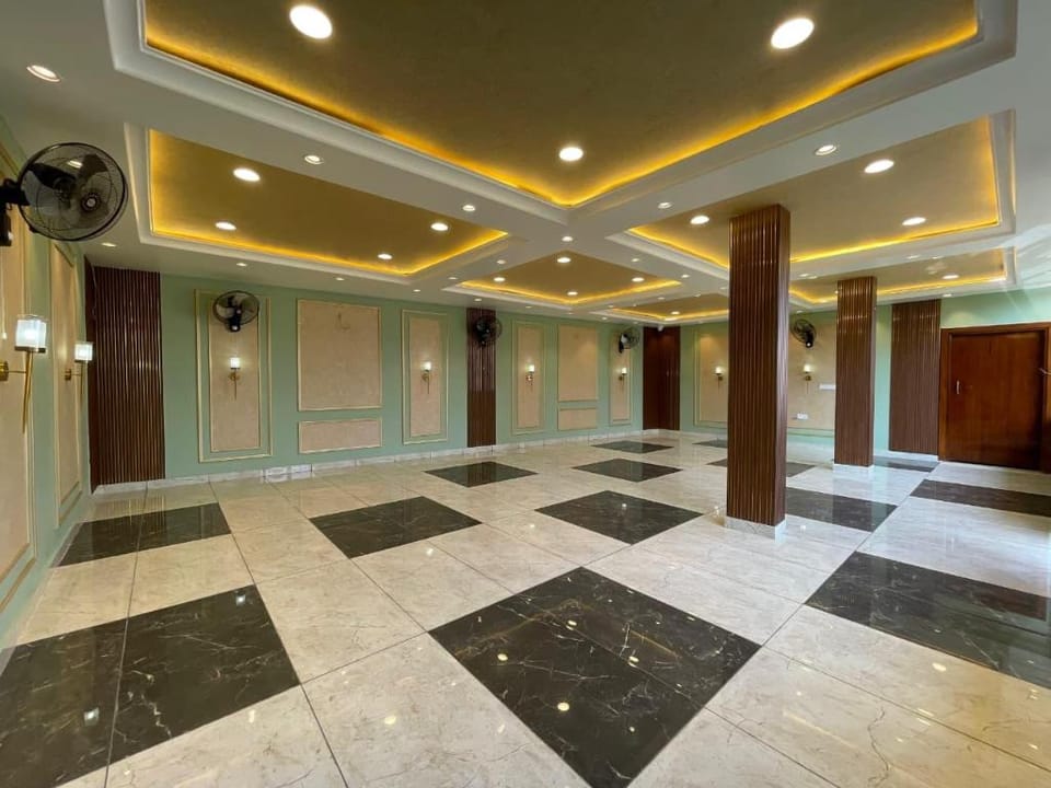 R.S GARDEN ROOMS & RESTRO Hotel in Uttar Pradesh