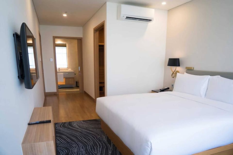 POP 84254B Townhouse Oak Bansankari Hotel in Bengaluru