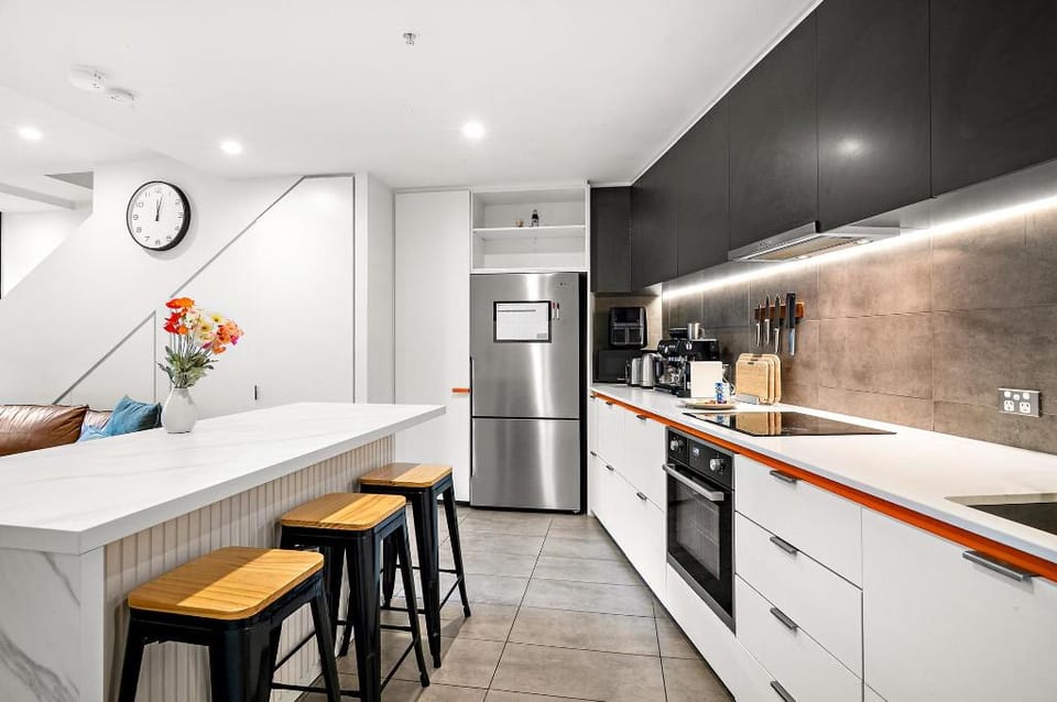 Modern Carlton Living Minutes to CBD Vacation rental in Melbourne