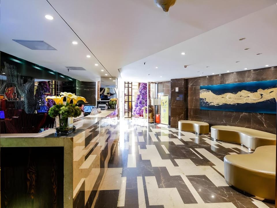 Insail Hotels (Guangyuanxincun Jingtai Pedestrian Street Guangzhou) Hotel in Guangzhou