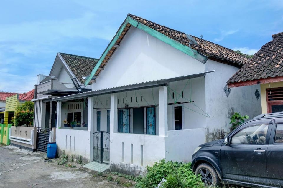 Hotel O Penginapan Indola Near Masjid Al Muhtadin Hotel in Indonesia