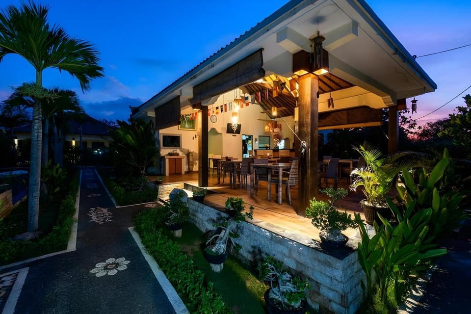 Sunset Cave Villas Lembongan Campground/ 
RV Resort in Nusapenida