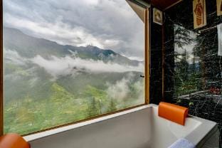 Kaivalya Luxury Retreat Apartment in Himachal Pradesh