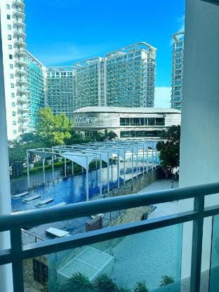 1BR Condotel in Azure Urban Resort near NAIA #TRO2 Apartment in Paranaque