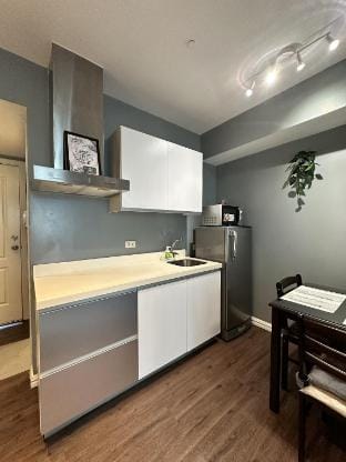 1BR Condotel in Azure Urban Resort near NAIA #TRO2 Apartment in Paranaque