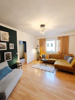 Metro 1BR | 3 Min to U1 Metro | Free Parking Apartment in Vienna