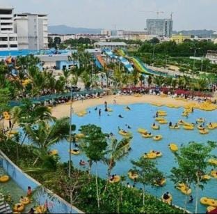 CentralWalk I-City Family & Kid Friendly 2 Bedroom Apartment in Selangor, Malaysia