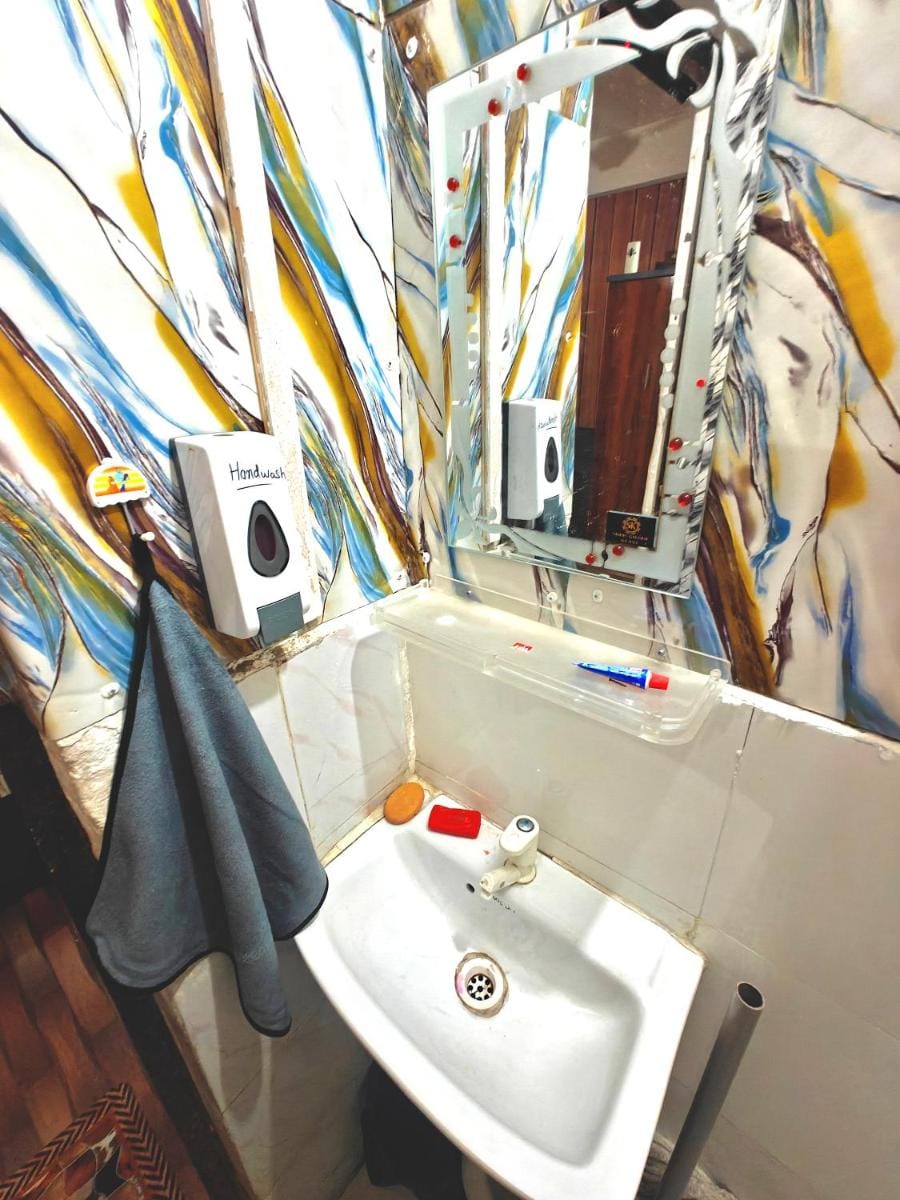 Shri Premanand Ji Niwaas Sthaan ⭐⭐⭐⭐⭐ Apartment in Uttar Pradesh