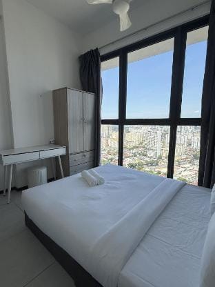 Urban Suites Cozy Home by Twinkle Loft Apartment in George Town