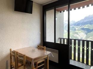 Studio for 4 People Apartment in Uvernet-Fours