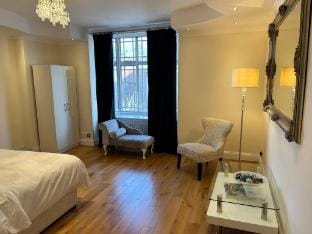 5 Beds flat, 2-Baths Central London Hyde Park F26a Apartment in City of Westminster