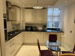 5 Beds flat, 2-Baths Central London Hyde Park F26a Apartment in City of Westminster