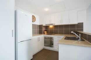 Ocean Street Tranquil Stay in Burleigh Apartment in Burleigh Heads
