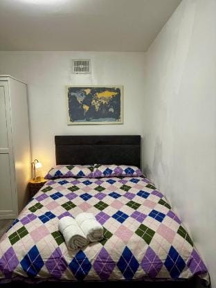 Tranquil Studio Retreat in Dublin 22 with Garden and BBQ Apartment in Dublin