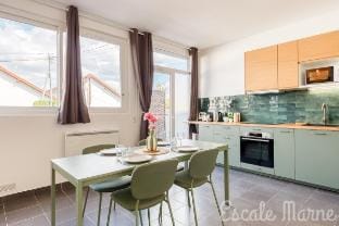 Amazonia Loft by Escale-Marne • M8 Eiffel Tower Apartment in Île-de-France