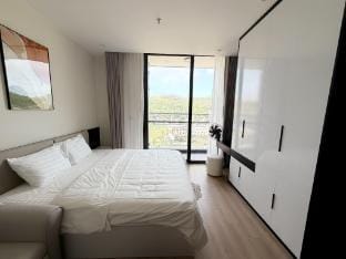 Căn Hộ 1 Phòng Ngủ ICON40 Hạ Long Apartment in Vietnam