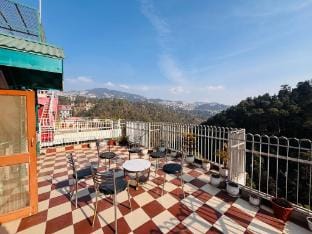 Nature view By Kudrat  homestay shimla Apartment in Shimla