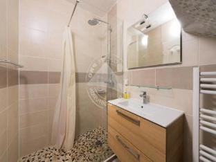 Rooms for 6 People Apartment in Le Grau-du-Roi