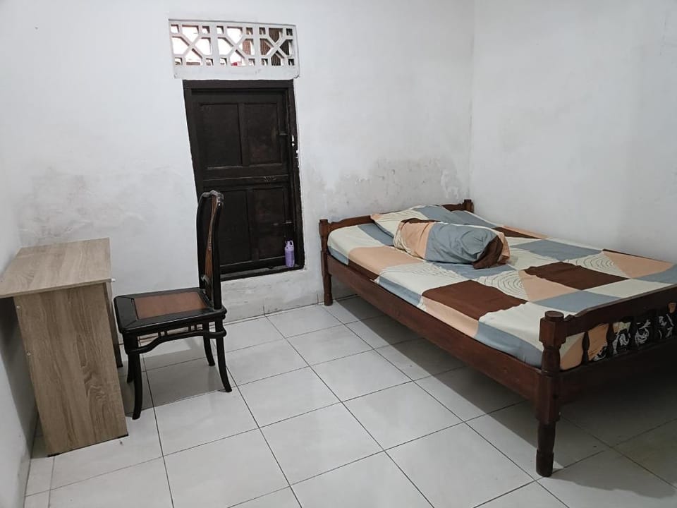 Kos Harian Putri 369 Hotel in Indonesia