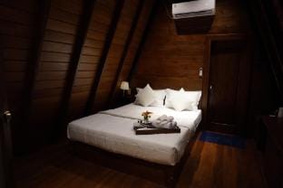 Habarana Chena Hut - Private Cabana with Balcony Chalet in Sri Lanka