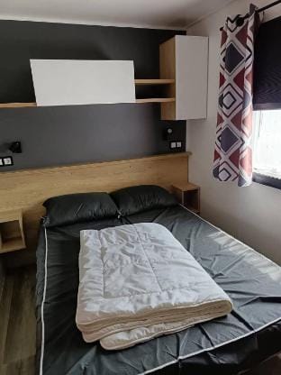 Charming Bungalow Rental in Saint-Jean-de-Monts with Shared Pool Vacation rental in Saint-Jean-de-Monts