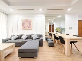 2 Bedroom Apartment Park 7 Times City Vacation rental in Hanoi
