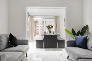 Modern 5-Bedroom Near Heathrow Airport | Sleeps 10 Vacation rental in Hounslow