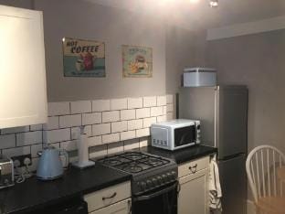 Blue Sky Cottage in Matlock town centre Vacation rental in Matlock