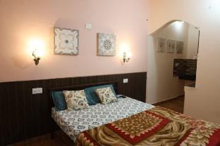 Peach Cinema Suite – Private Theatre Experience Vacation rental in Lucknow