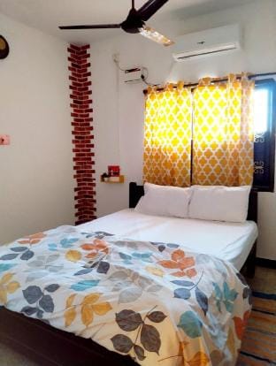 Comfortable 4.5BHK | 1.4 km Rock Beach | 1.2 km WhiteTown Vacation rental in Puducherry