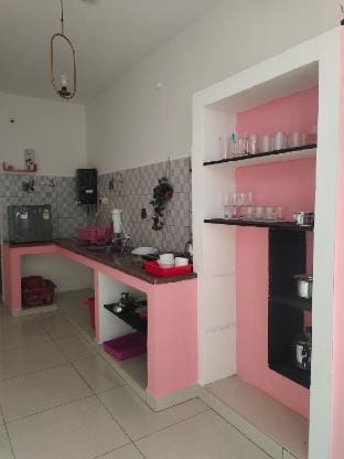 Group-Friendly 6BHK | Ideal 12+ |2.3 km Rock Beach Vacation rental in Puducherry