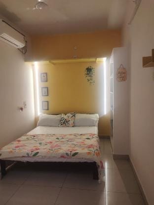 Beautiful Bright Yellow 2BHK | 2 km WhiteTown Vacation rental in Puducherry