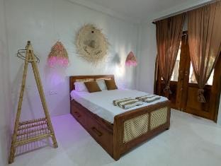 Small house between beach, temple and rice fields. Vacation rental in Southern Province