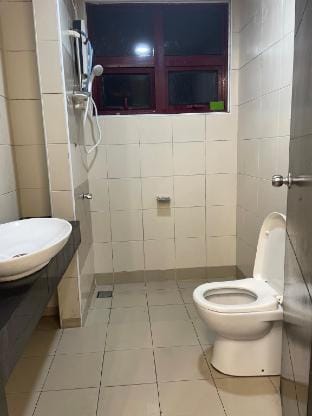 Room with minimalist and strategically located Vacation rental in Federal Territory of Kuala Lumpur