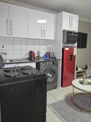 Royaltics place - Charming 1‑bedroom cottage. Vacation rental in Roodepoort