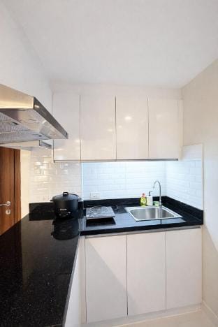 Becca's One Bedroom Unit with Balcony @ Horizons 101 Tower 2 Vacation rental in Lapu-Lapu City